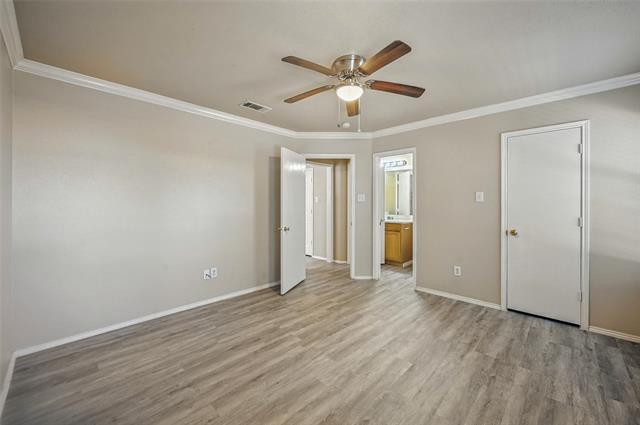 Building Photo - 1321 Village Garden Dr