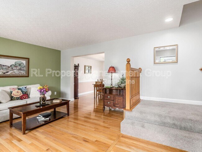 Building Photo - 5551 Ainsley Dr