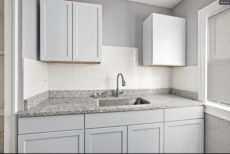 Building Photo - 16224 Kentucky St