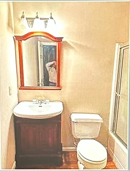 Full Bath 1 - 103 Westover Ave