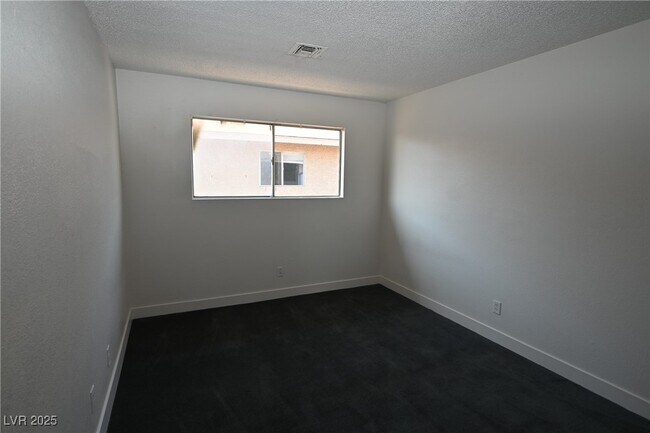 Building Photo - 1512 Cobb Ln
