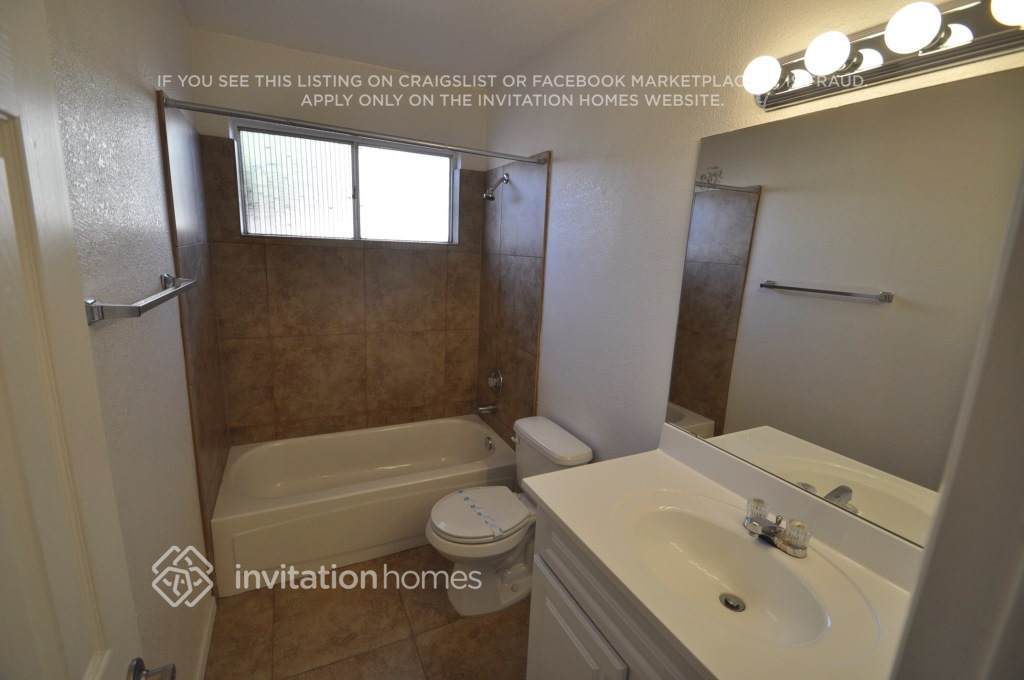 Building Photo - 8939 W Vogel Ave