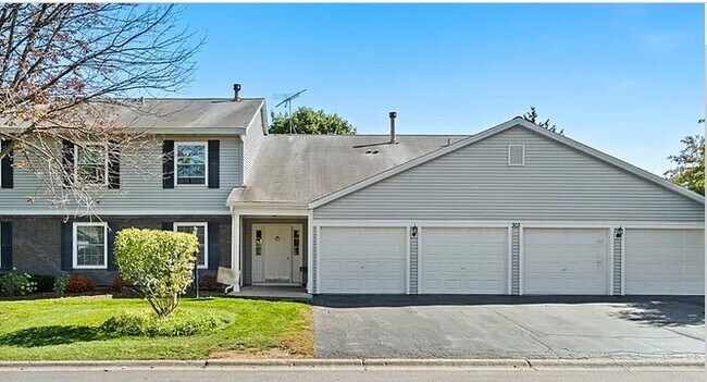Primary Photo - 303 Newport Ln