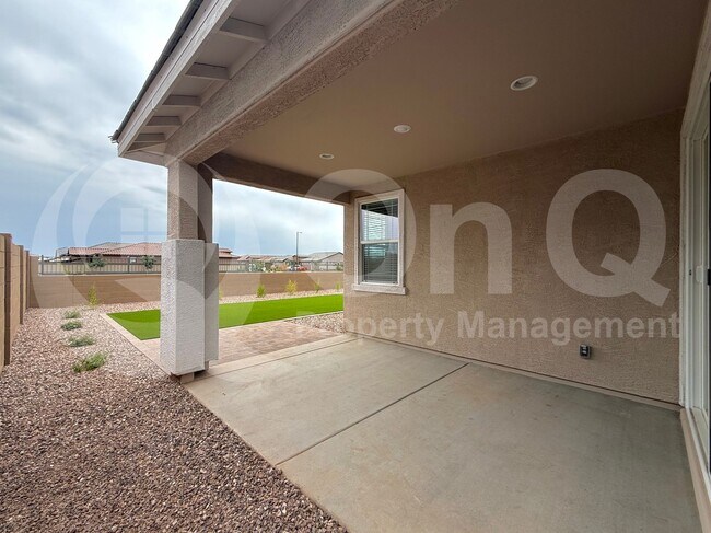 Building Photo - 23097 E Saddle Way