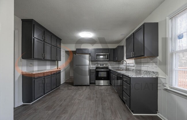 Building Photo - Spacious Home in Desirable Hope Valley Neighborhood!