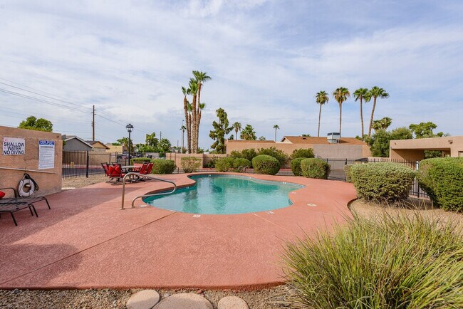 Building Photo - 2041 N 87th Way