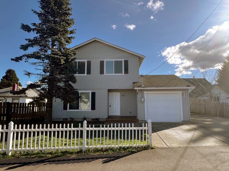 Building Photo - 1131 2nd St NW