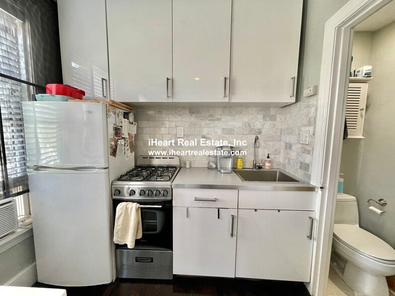 Building Photo - 57 Dwight St