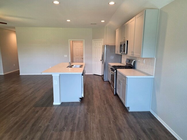 Building Photo - 20714 Southern Wds Blvd