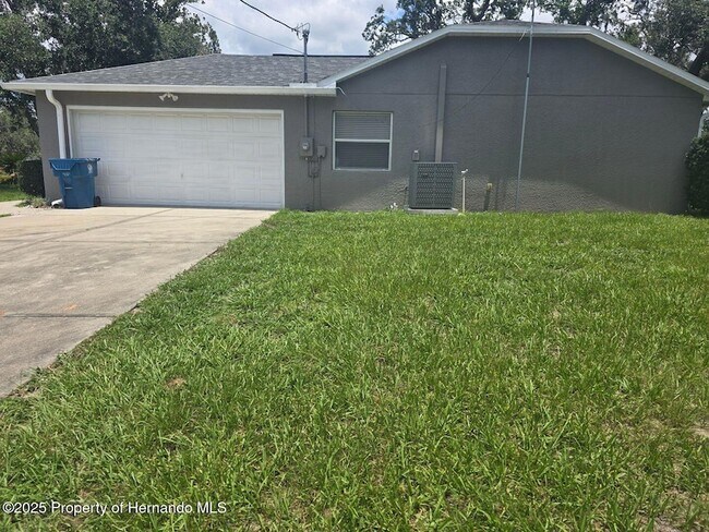 Building Photo - 542 Fairbanks Rd