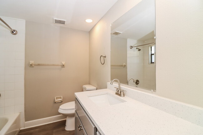 Building Photo - 2971 Longbrooke Way