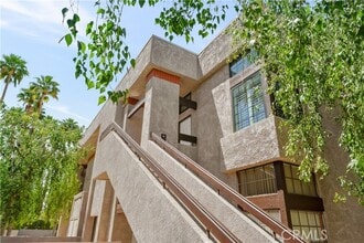 Building Photo - 2601 S Broadmoor Dr