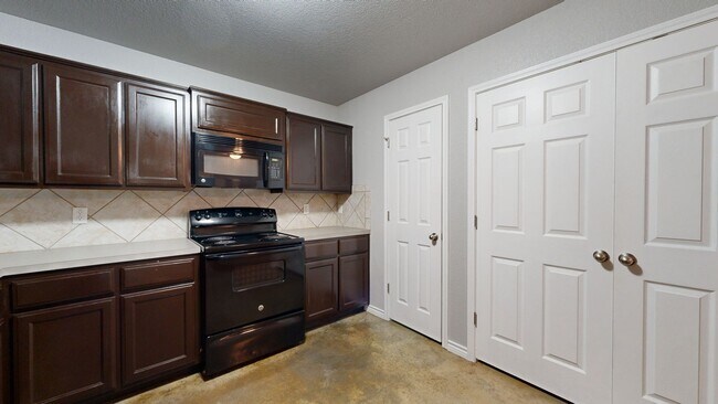 Building Photo - 2904 Starlight Dr