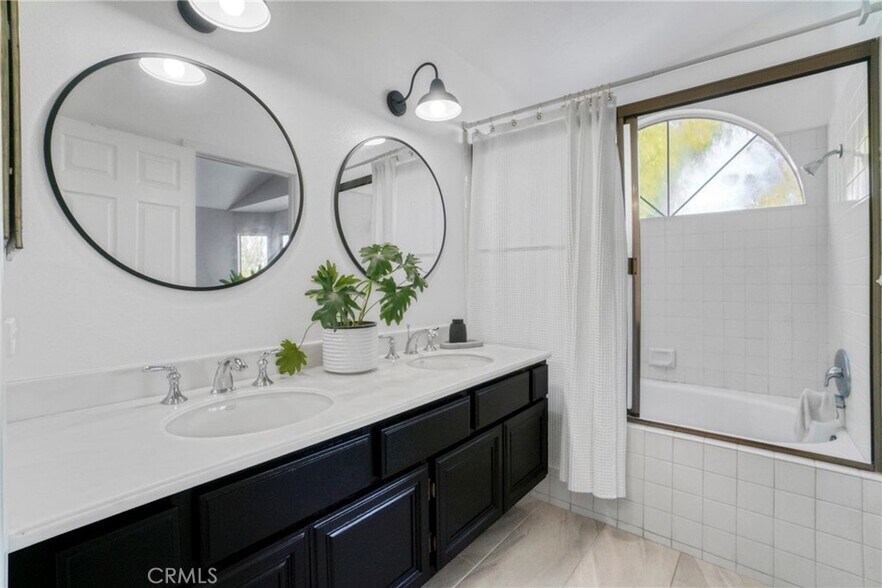 Building Photo - 7224 Bouquet Dr