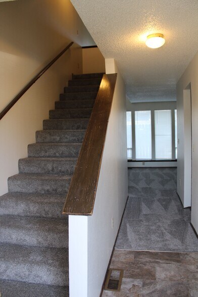 Building Photo - 494 N Colorado Ave