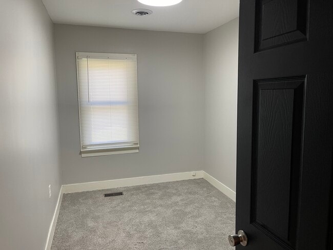 Building Photo - 4761 Warnock Ave