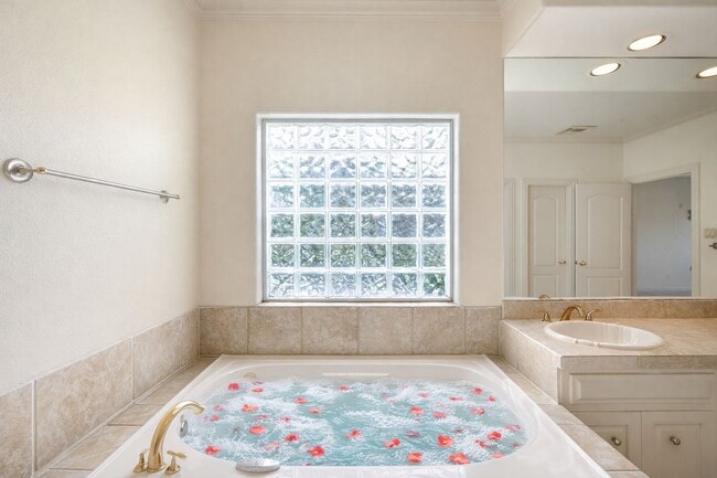 Building Photo - 1502 Ashbury Park Ln