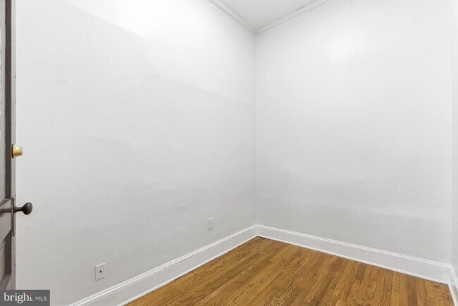 Building Photo - 105 N Loudoun St