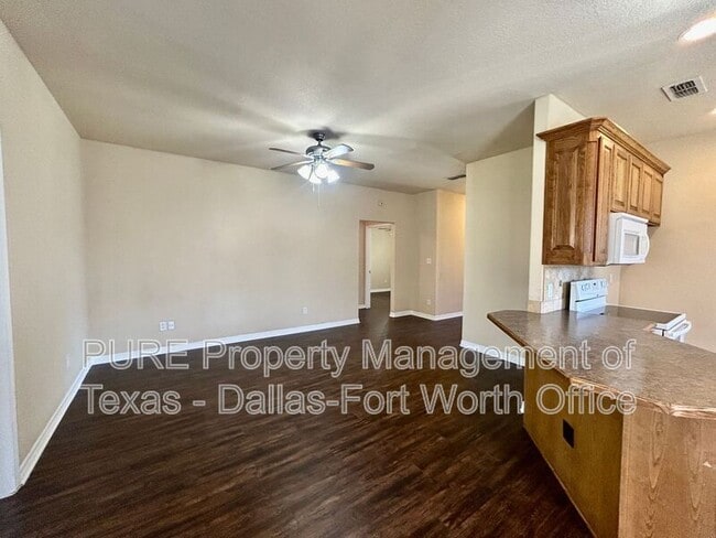 Building Photo - 208 W Franklin Ave