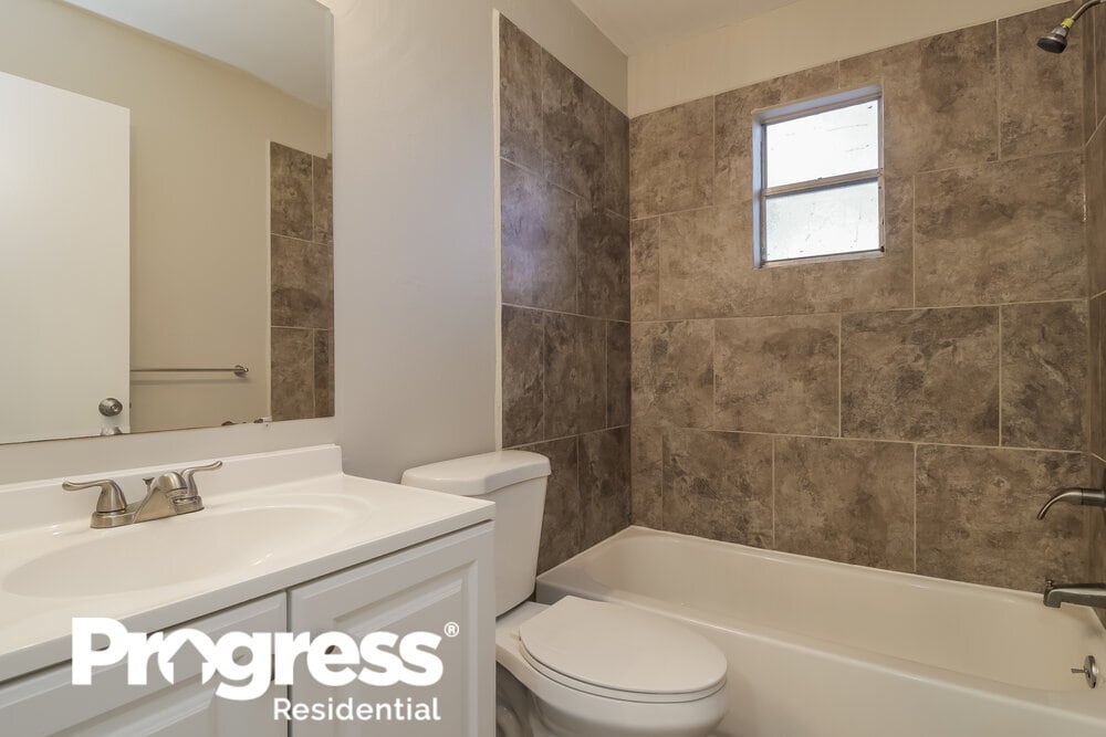 Building Photo - 1565 Quill Ct