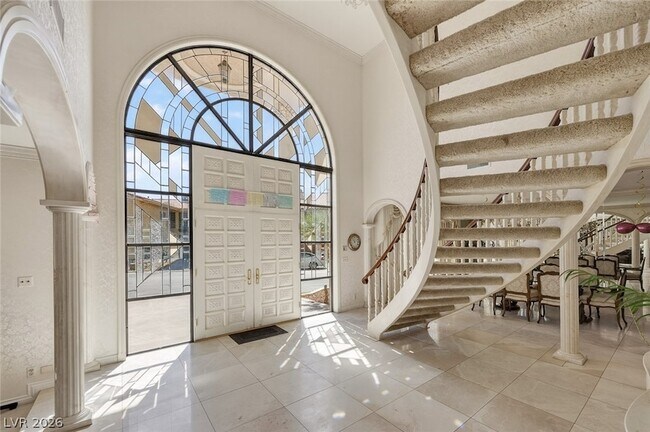 Building Photo - 2834 Queens Courtyard Dr