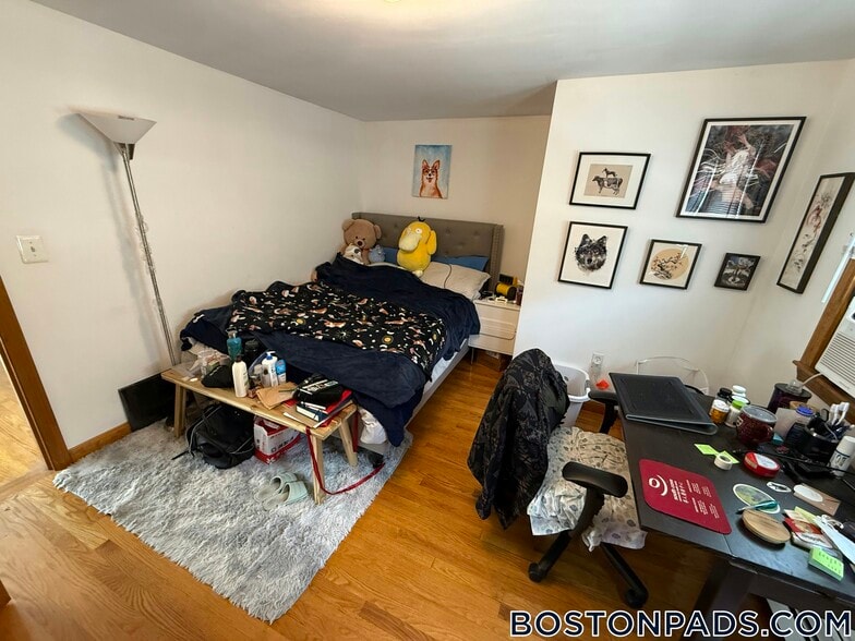 Building Photo - 66 Brooks St