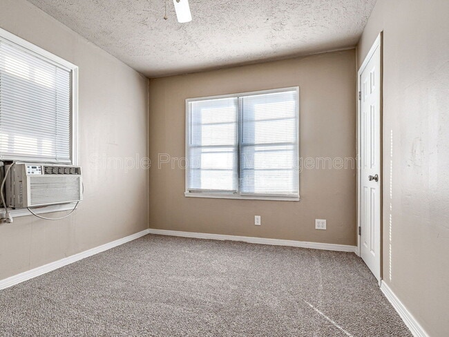 Building Photo - 4001 N Rockwell Ave