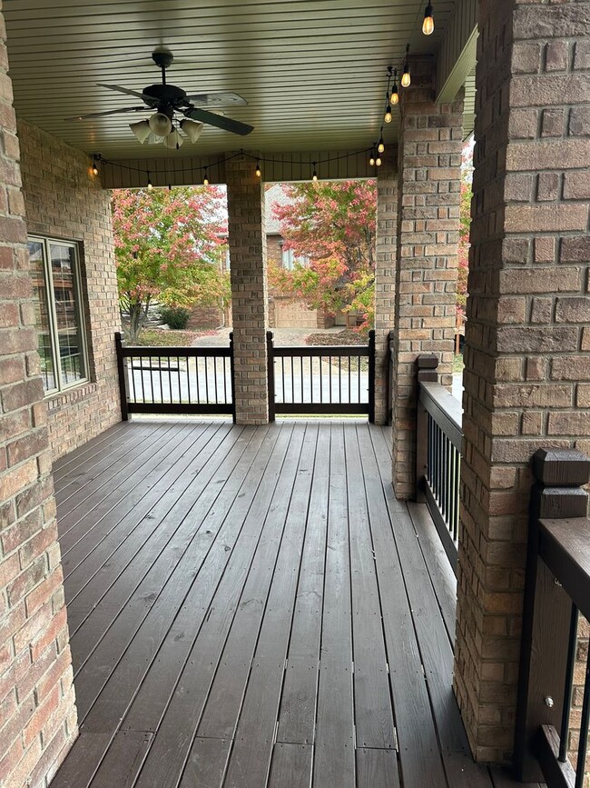 Building Photo - EXECUTIVE STYLE HOME