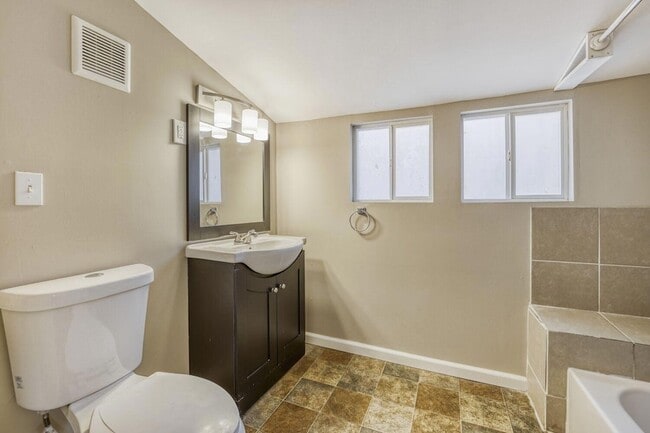 Building Photo - 3511 N 6th St