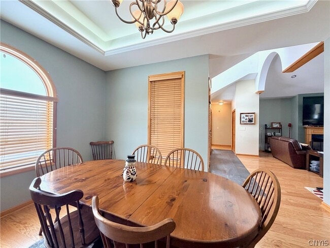 Building Photo - 1018 W State Rd