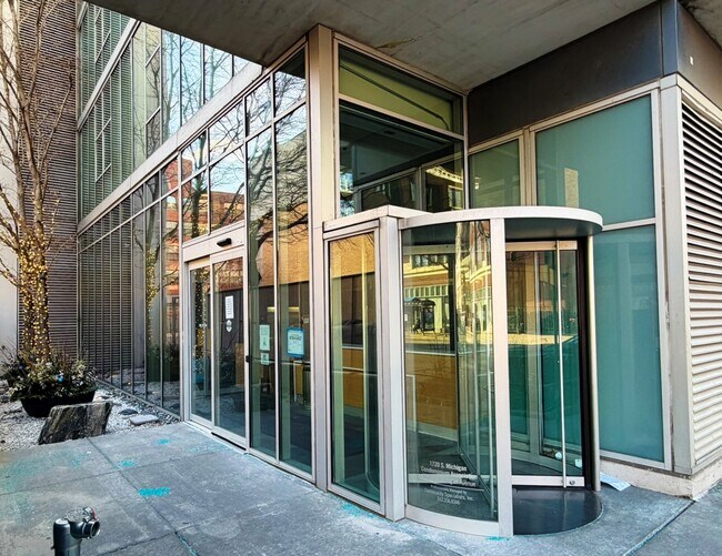 Building Photo - 1720 S Michigan Ave