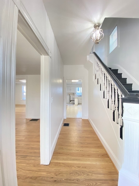 Building Photo - 31 Oakwood Ave