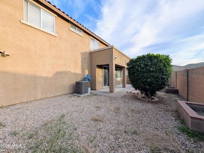 Building Photo - 3848 E Pollack St