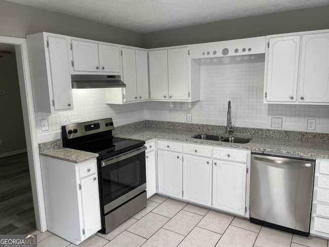 Building Photo - 859 Park Pl NE