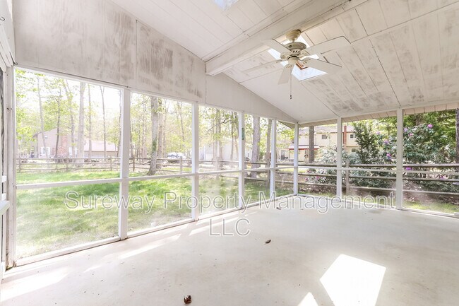 Building Photo - 44 Red Oak Dr