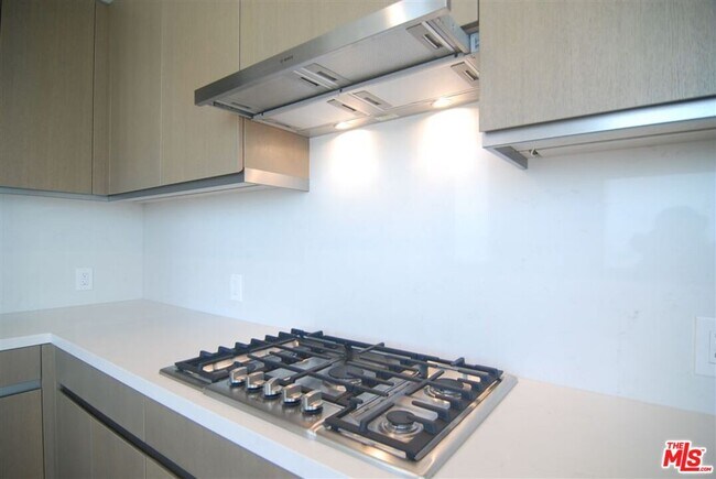 Building Photo - 889 Francisco St