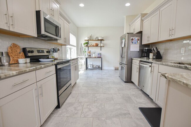 Building Photo - 2273 Colston Dr