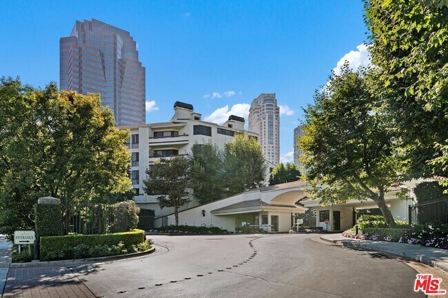 Building Photo - 2132 Century Park Ln