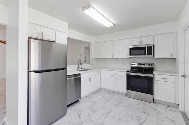Building Photo - 406 Long Dr