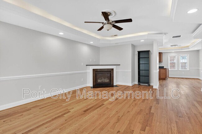 Building Photo - 1125 Race St