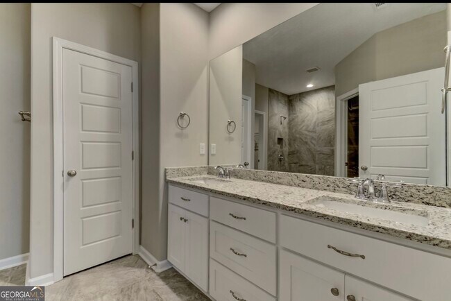 Building Photo - 108 Marshall Ct