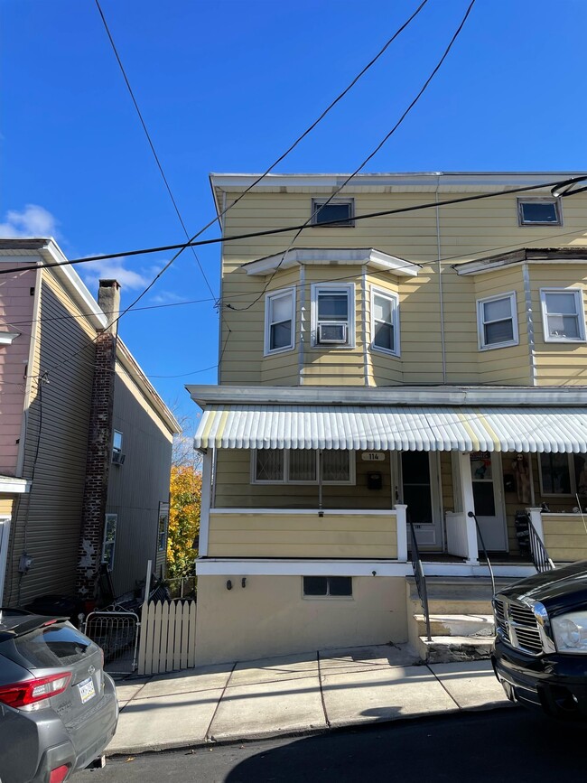 Primary Photo - 114 6th St