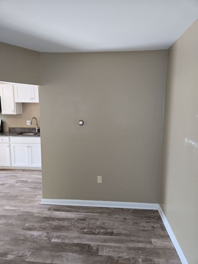 Building Photo - 54 W Main St