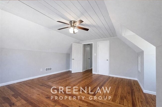 Building Photo - 1944 Lyle Ave