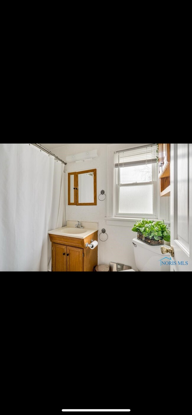 Building Photo - 5857 Atwell Rd