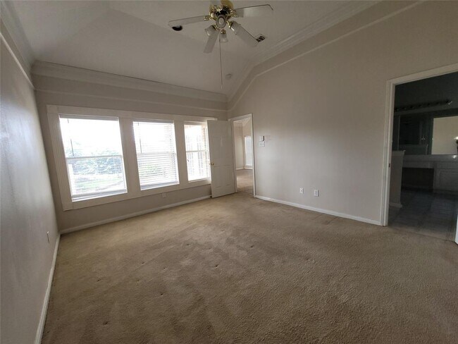 Building Photo - 15635 Kentwater Ct