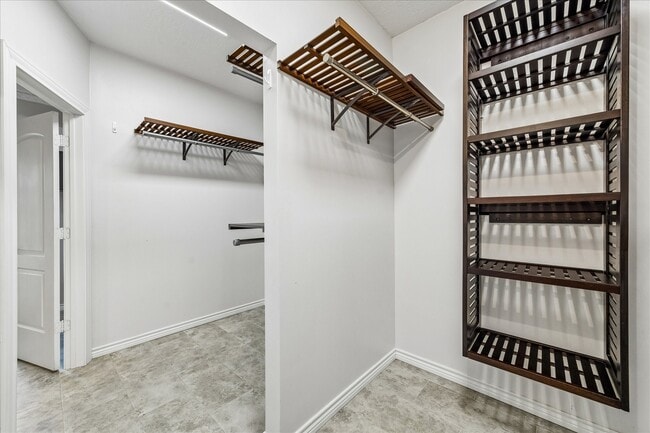 Building Photo - 1030 Crossroads Dr