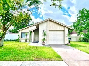Building Photo - Mid-Century Charmer ONLY $1995/ Month - 2B...