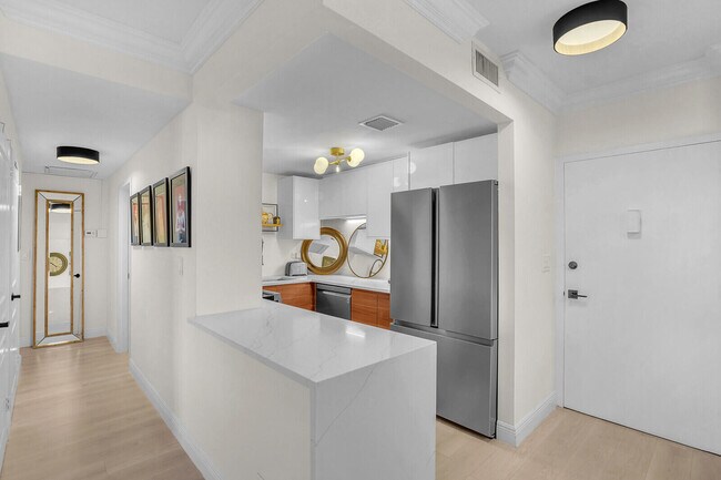 Building Photo - 2800 N Flagler Dr