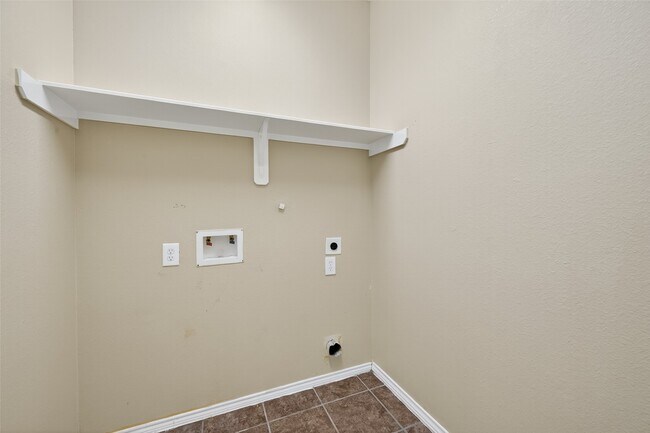 Building Photo - 5006 Mossy Bridge Dr